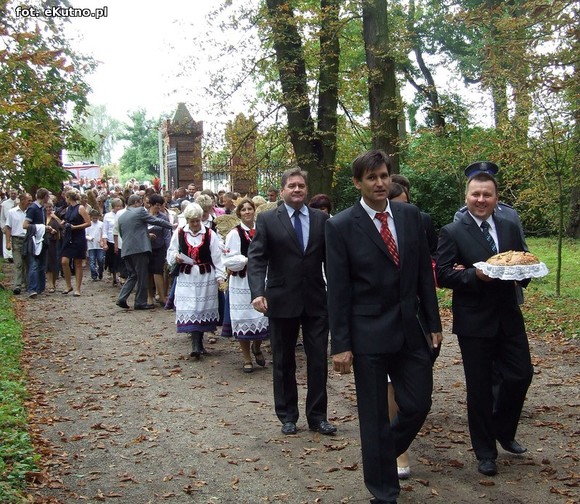 Na Polski imię, na Jej cześć podnosim czoła dumne. Święto Plonów w Oporowie