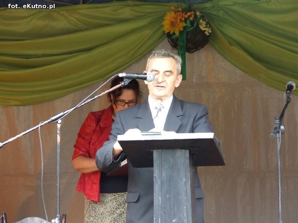 Nagroda dla wójta Kołacha, sprzęt rolniczy i zespoły śpiewacze. Dożynki w Bedlnie