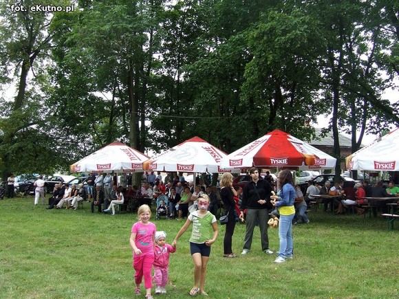 Nagroda dla wójta Kołacha, sprzęt rolniczy i zespoły śpiewacze. Dożynki w Bedlnie