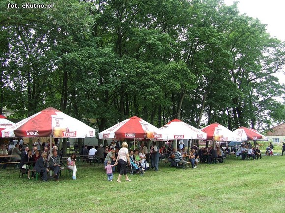 Nagroda dla wójta Kołacha, sprzęt rolniczy i zespoły śpiewacze. Dożynki w Bedlnie