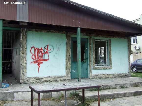 Czytelnicy piszą: Droga na cmentarz, wstyd dla Kutna