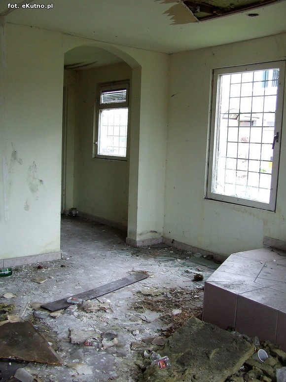 Czytelnicy piszą: Droga na cmentarz, wstyd dla Kutna