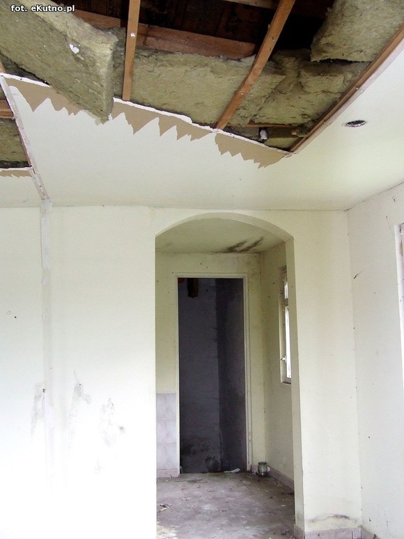 Czytelnicy piszą: Droga na cmentarz, wstyd dla Kutna