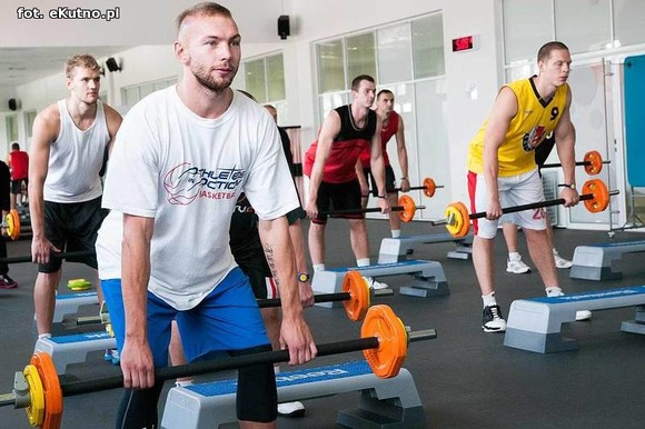 Koszykarze AZS WSGK Polfarmex Kutno I Ligi na zajęciach Magic Bar