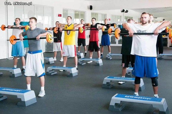 Koszykarze AZS WSGK Polfarmex Kutno I Ligi na zajęciach Magic Bar