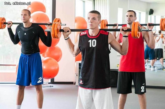 Koszykarze AZS WSGK Polfarmex Kutno I Ligi na zajęciach Magic Bar