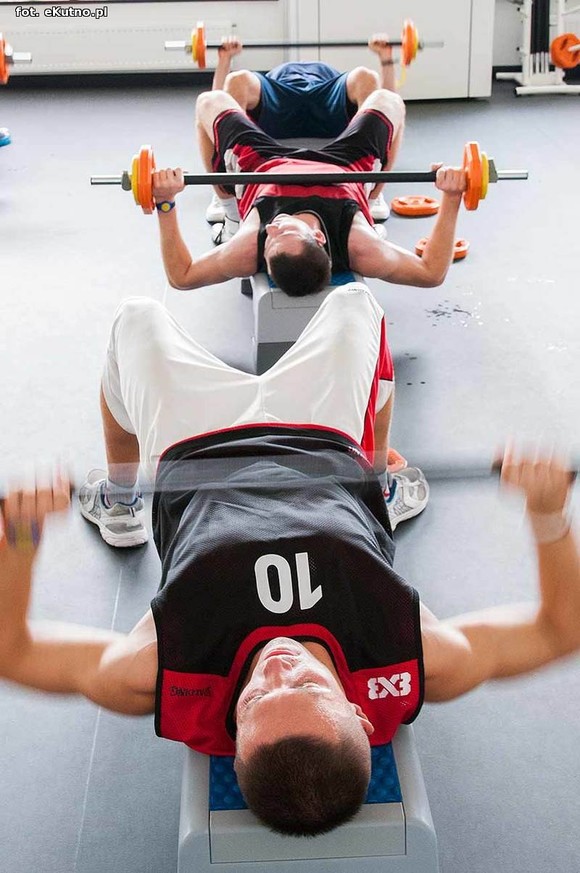 Koszykarze AZS WSGK Polfarmex Kutno I Ligi na zajęciach Magic Bar