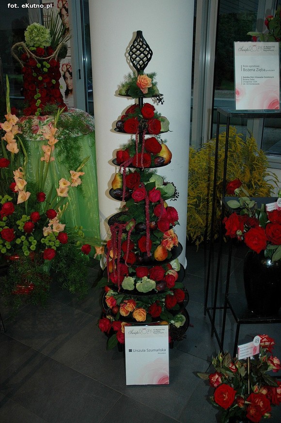 Święto Róży otwarte. Rubinowa rocznica domu kultury i florystyczne aranżacje małżeńskich godów