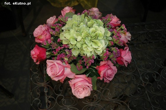 Święto Róży otwarte. Rubinowa rocznica domu kultury i florystyczne aranżacje małżeńskich godów