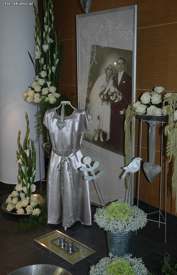 Święto Róży otwarte. Rubinowa rocznica domu kultury i florystyczne aranżacje małżeńskich godów