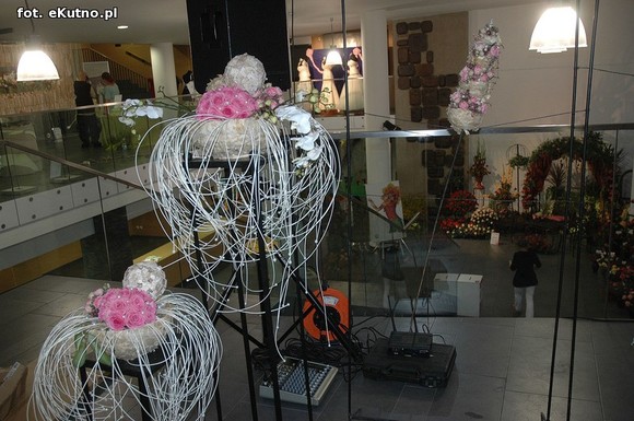 Święto Róży otwarte. Rubinowa rocznica domu kultury i florystyczne aranżacje małżeńskich godów