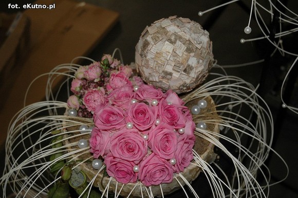 Święto Róży otwarte. Rubinowa rocznica domu kultury i florystyczne aranżacje małżeńskich godów