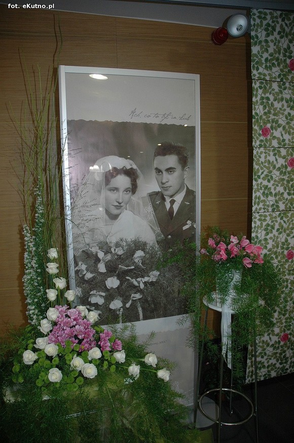 Święto Róży otwarte. Rubinowa rocznica domu kultury i florystyczne aranżacje małżeńskich godów