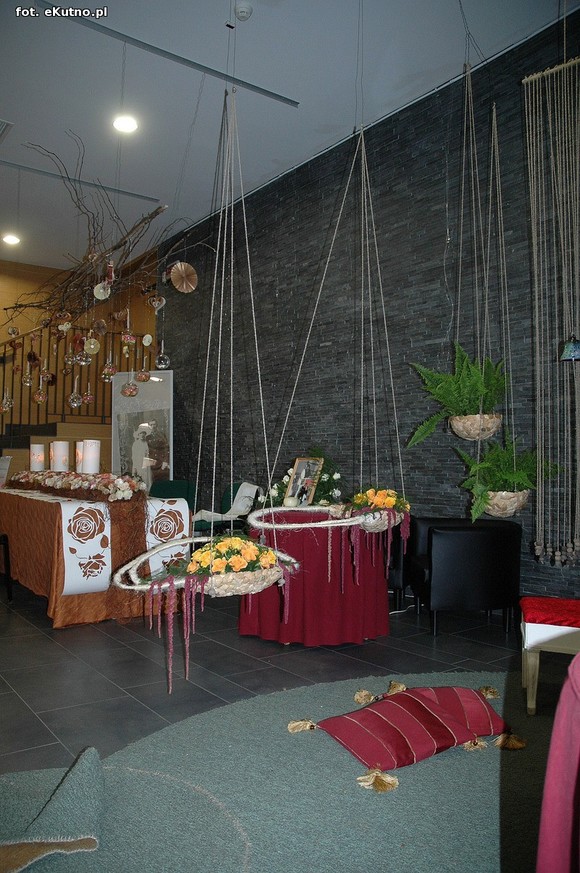 Święto Róży otwarte. Rubinowa rocznica domu kultury i florystyczne aranżacje małżeńskich godów