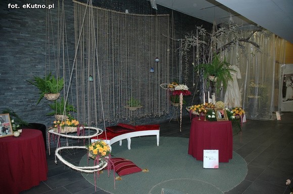 Święto Róży otwarte. Rubinowa rocznica domu kultury i florystyczne aranżacje małżeńskich godów