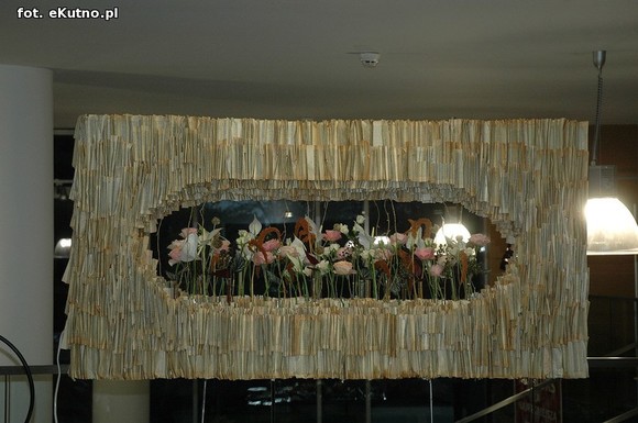 Święto Róży otwarte. Rubinowa rocznica domu kultury i florystyczne aranżacje małżeńskich godów