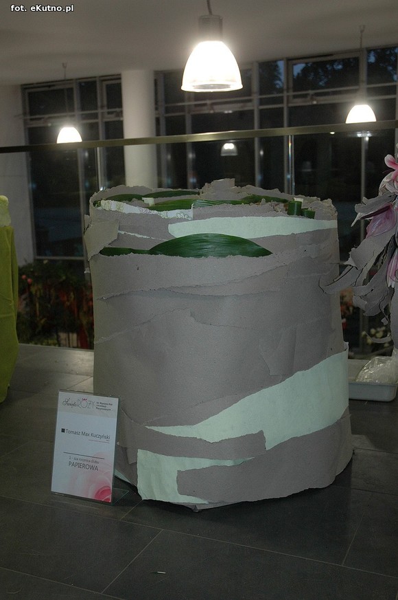 Święto Róży otwarte. Rubinowa rocznica domu kultury i florystyczne aranżacje małżeńskich godów