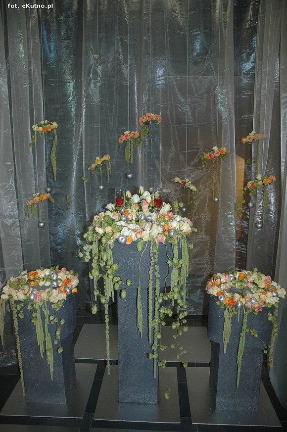 Święto Róży otwarte. Rubinowa rocznica domu kultury i florystyczne aranżacje małżeńskich godów