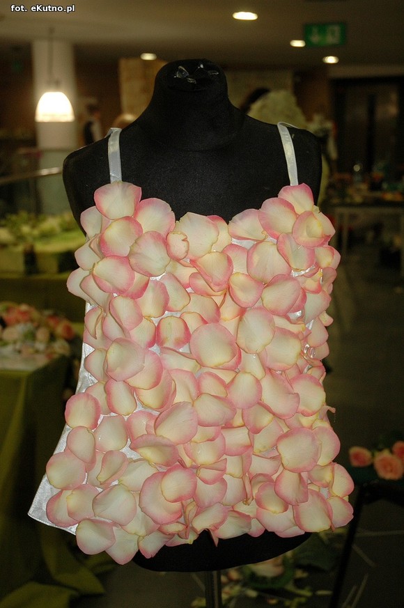 Święto Róży otwarte. Rubinowa rocznica domu kultury i florystyczne aranżacje małżeńskich godów