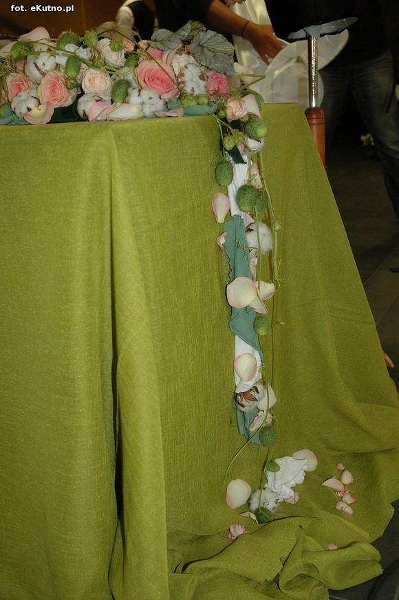 Święto Róży otwarte. Rubinowa rocznica domu kultury i florystyczne aranżacje małżeńskich godów