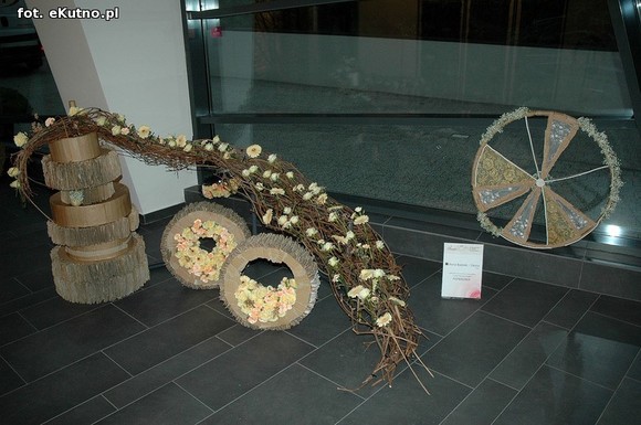 Święto Róży otwarte. Rubinowa rocznica domu kultury i florystyczne aranżacje małżeńskich godów