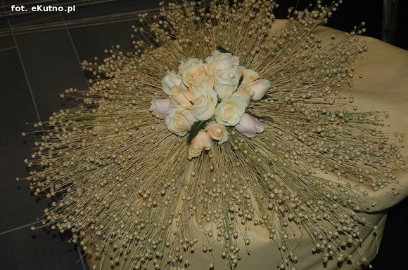 Święto Róży otwarte. Rubinowa rocznica domu kultury i florystyczne aranżacje małżeńskich godów