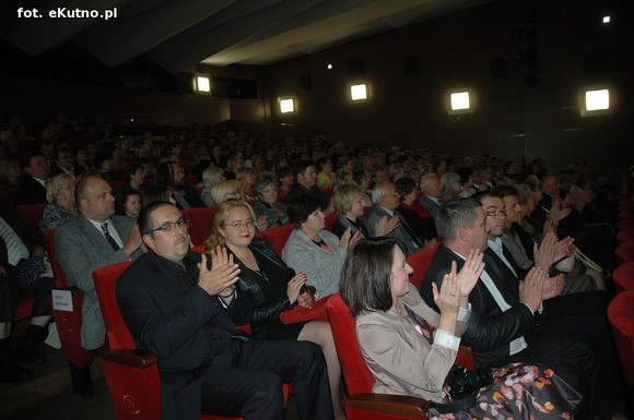 Święto Róży otwarte. Rubinowa rocznica domu kultury i florystyczne aranżacje małżeńskich godów