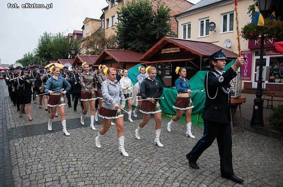Orkiestra OSP z Koła zagrała w strugach deszczu