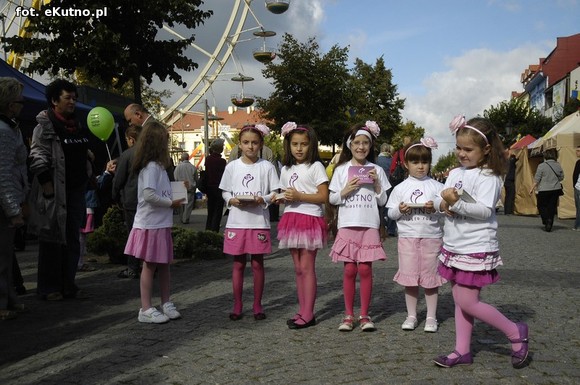 Królowa Róż i Królewna Różyczka przejęły władzę. Bawmy się na 38. Święcie Róży