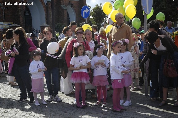 Królowa Róż i Królewna Różyczka przejęły władzę. Bawmy się na 38. Święcie Róży