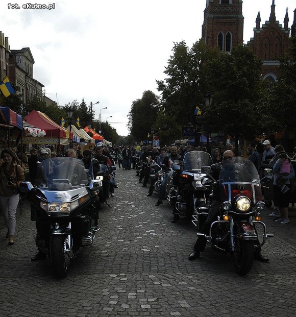 Królowa Róż i Królewna Różyczka przejęły władzę. Bawmy się na 38. Święcie Róży