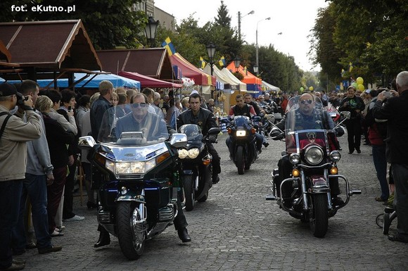 Królowa Róż i Królewna Różyczka przejęły władzę. Bawmy się na 38. Święcie Róży