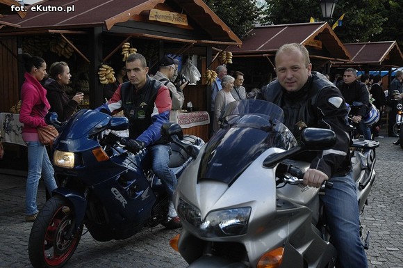 Królowa Róż i Królewna Różyczka przejęły władzę. Bawmy się na 38. Święcie Róży