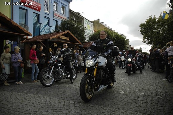 Królowa Róż i Królewna Różyczka przejęły władzę. Bawmy się na 38. Święcie Róży