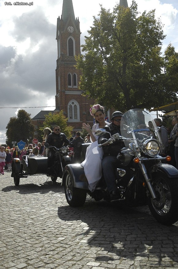 Królowa Róż i Królewna Różyczka przejęły władzę. Bawmy się na 38. Święcie Róży