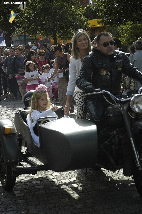 Królowa Róż i Królewna Różyczka przejęły władzę. Bawmy się na 38. Święcie Róży