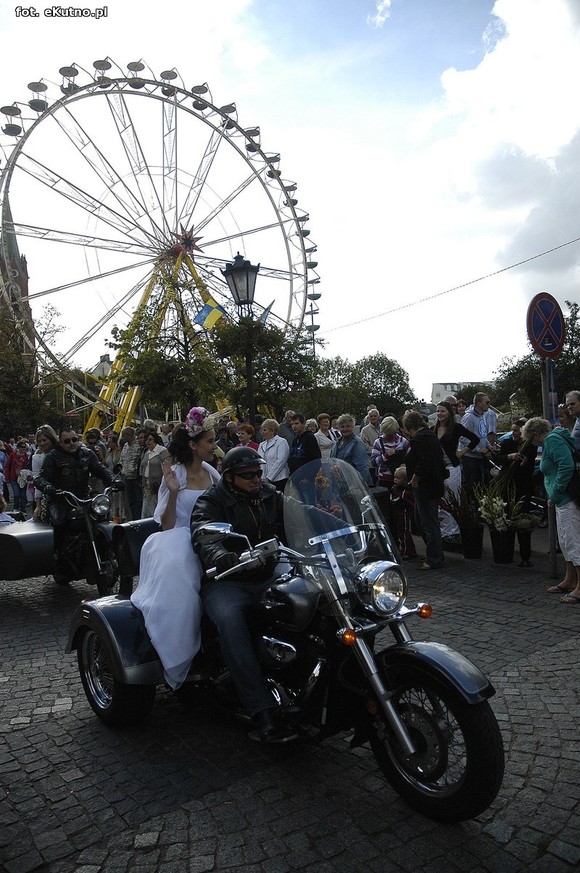 Królowa Róż i Królewna Różyczka przejęły władzę. Bawmy się na 38. Święcie Róży