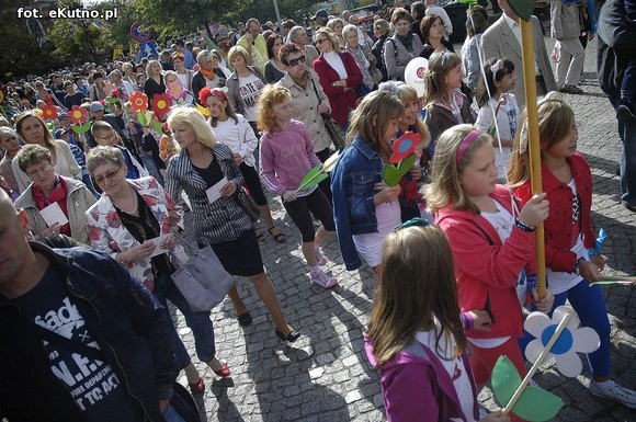 Królowa Róż i Królewna Różyczka przejęły władzę. Bawmy się na 38. Święcie Róży