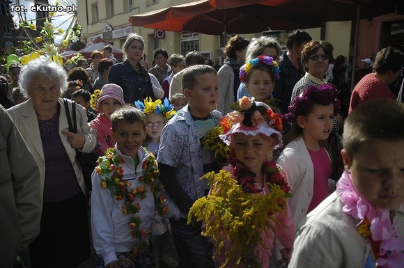 Królowa Róż i Królewna Różyczka przejęły władzę. Bawmy się na 38. Święcie Róży