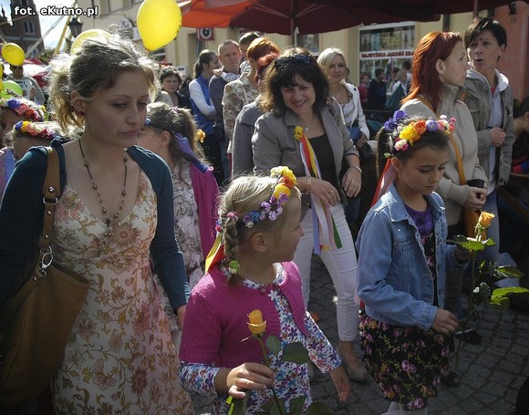 Królowa Róż i Królewna Różyczka przejęły władzę. Bawmy się na 38. Święcie Róży