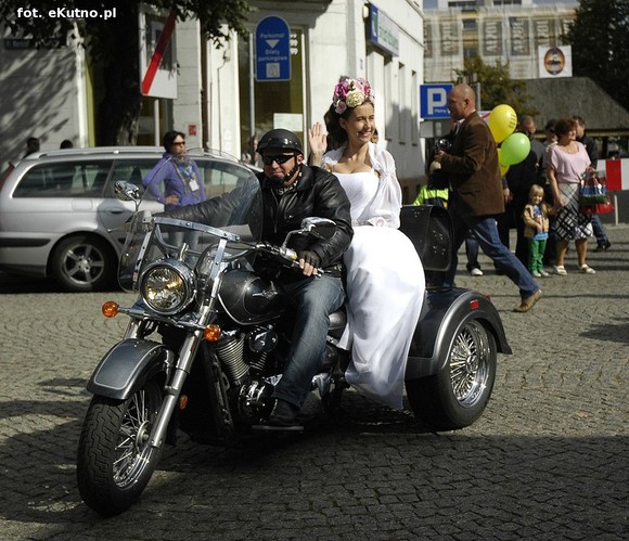 Królowa Róż i Królewna Różyczka przejęły władzę. Bawmy się na 38. Święcie Róży