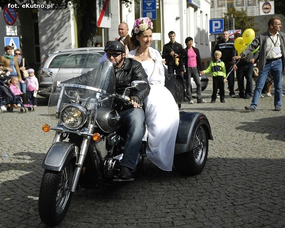 Królowa Róż i Królewna Różyczka przejęły władzę. Bawmy się na 38. Święcie Róży