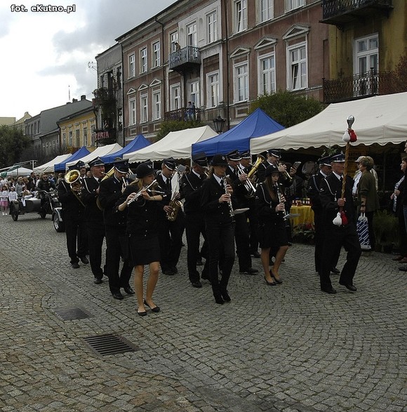 Królowa Róż i Królewna Różyczka przejęły władzę. Bawmy się na 38. Święcie Róży