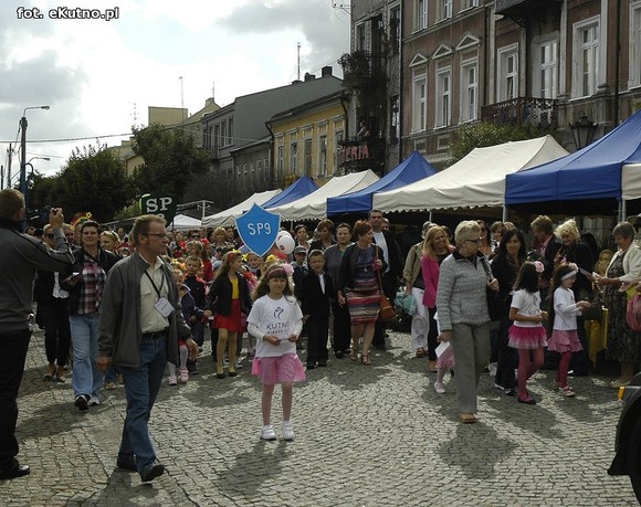 Królowa Róż i Królewna Różyczka przejęły władzę. Bawmy się na 38. Święcie Róży