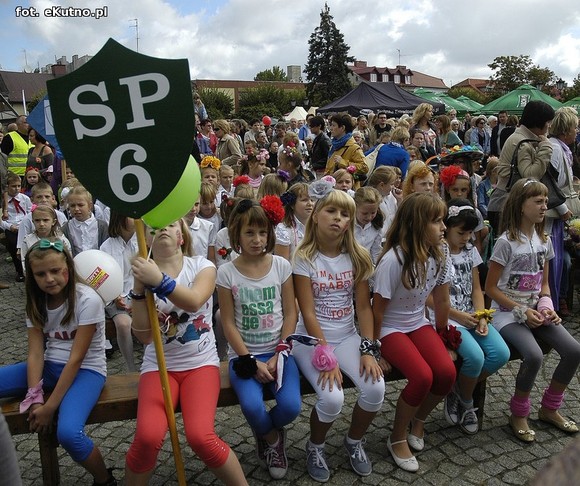 Królowa Róż i Królewna Różyczka przejęły władzę. Bawmy się na 38. Święcie Róży