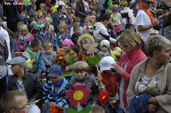 Królowa Róż i Królewna Różyczka przejęły władzę. Bawmy się na 38. Święcie Róży