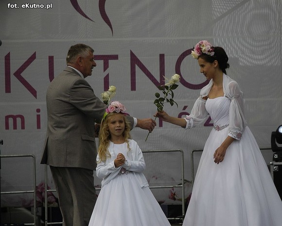 Królowa Róż i Królewna Różyczka przejęły władzę. Bawmy się na 38. Święcie Róży