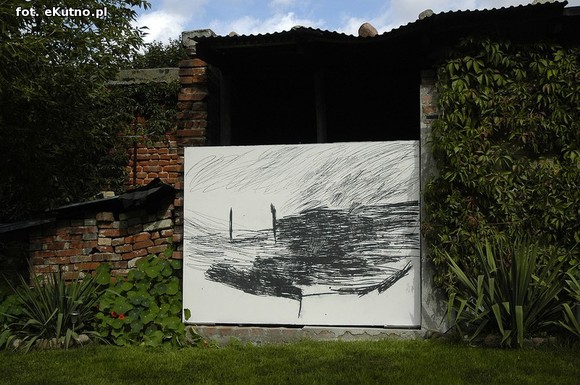 Obrazy. Natura. Obrazy Aleksandry Gieragi na pałacowym dziedzińcu