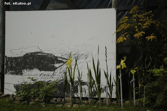 Obrazy. Natura. Obrazy Aleksandry Gieragi na pałacowym dziedzińcu