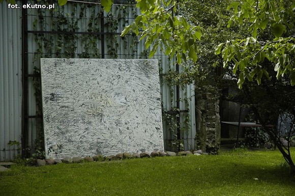 Obrazy. Natura. Obrazy Aleksandry Gieragi na pałacowym dziedzińcu